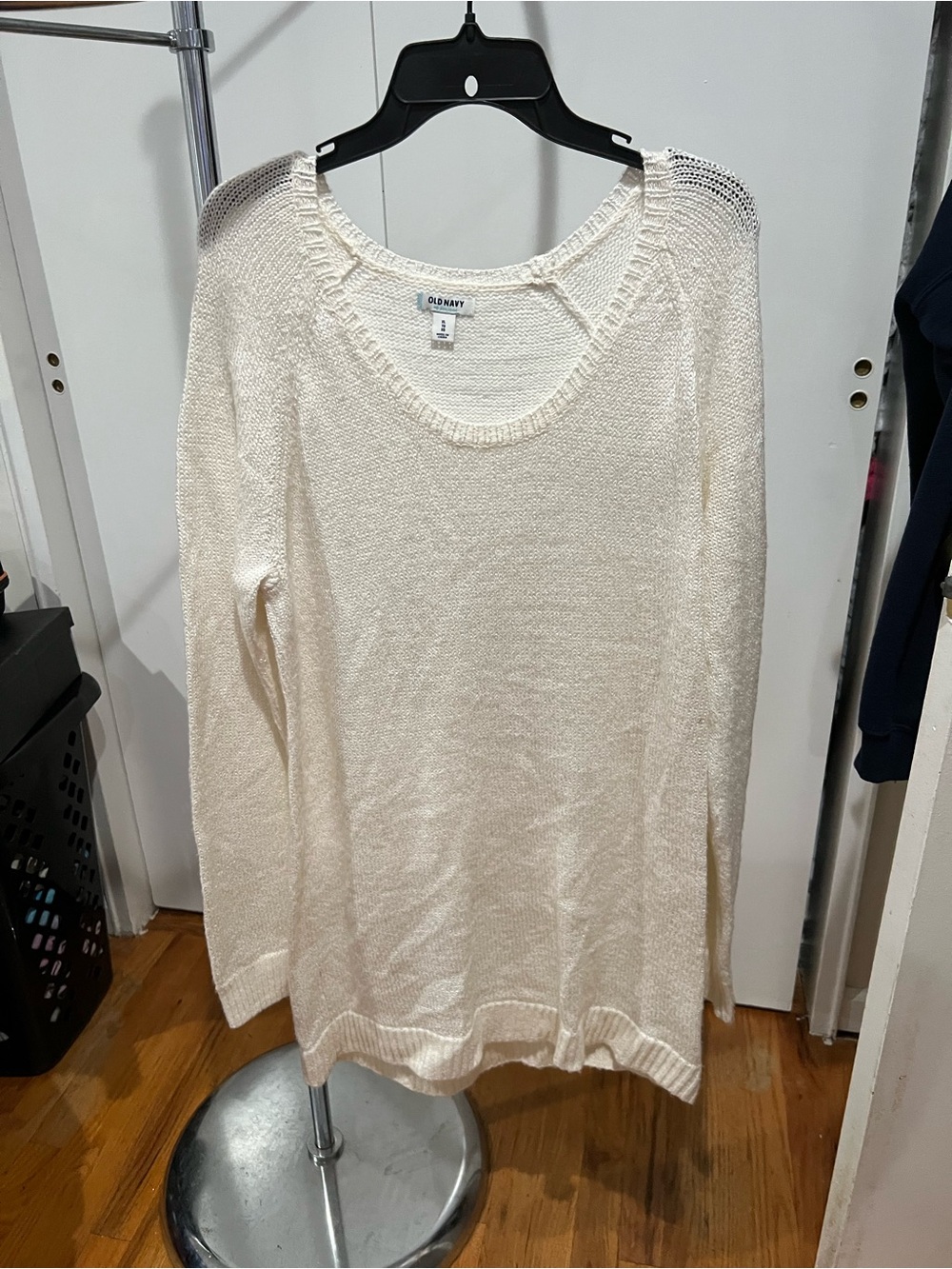 Old Navy Cream Scoop Neck Lightweight Knit Sweater